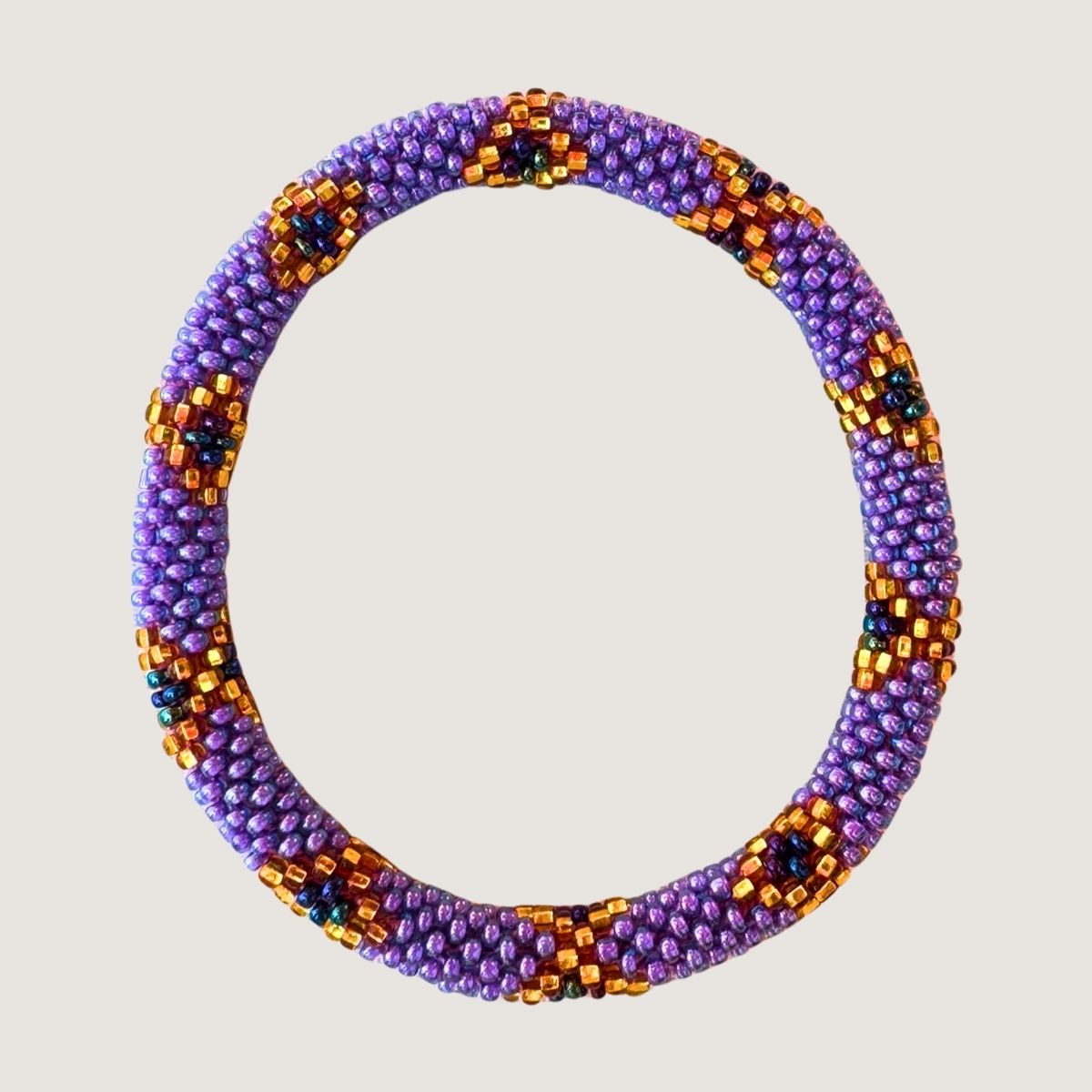 Violet à losanges dorés