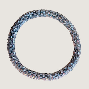 Gris bleuté