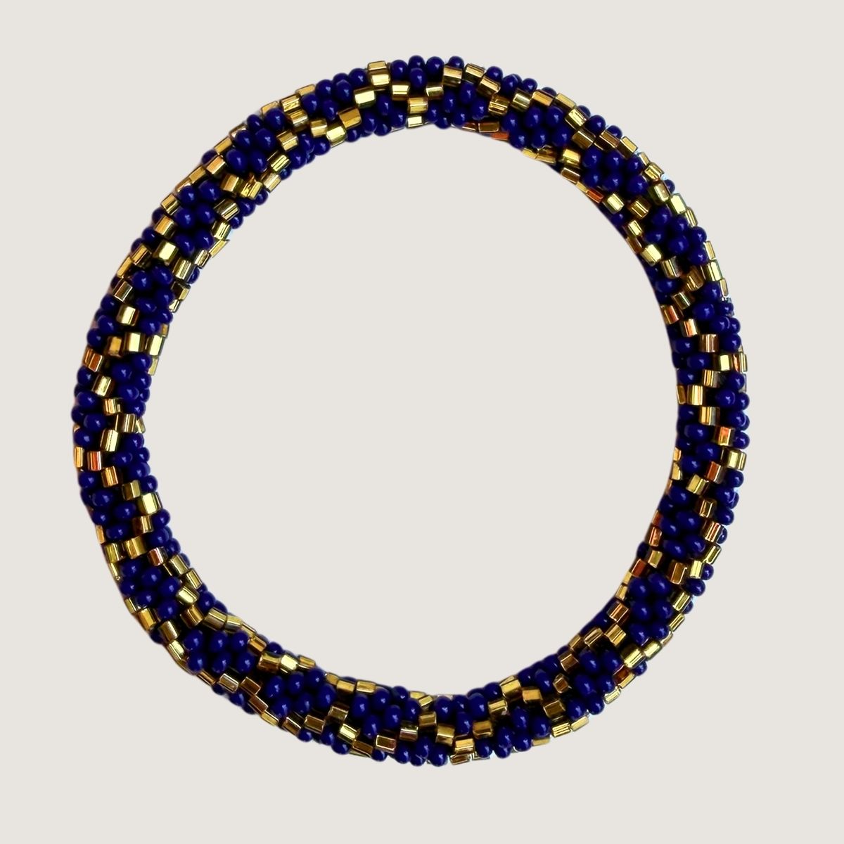 Bleu nuit et doré