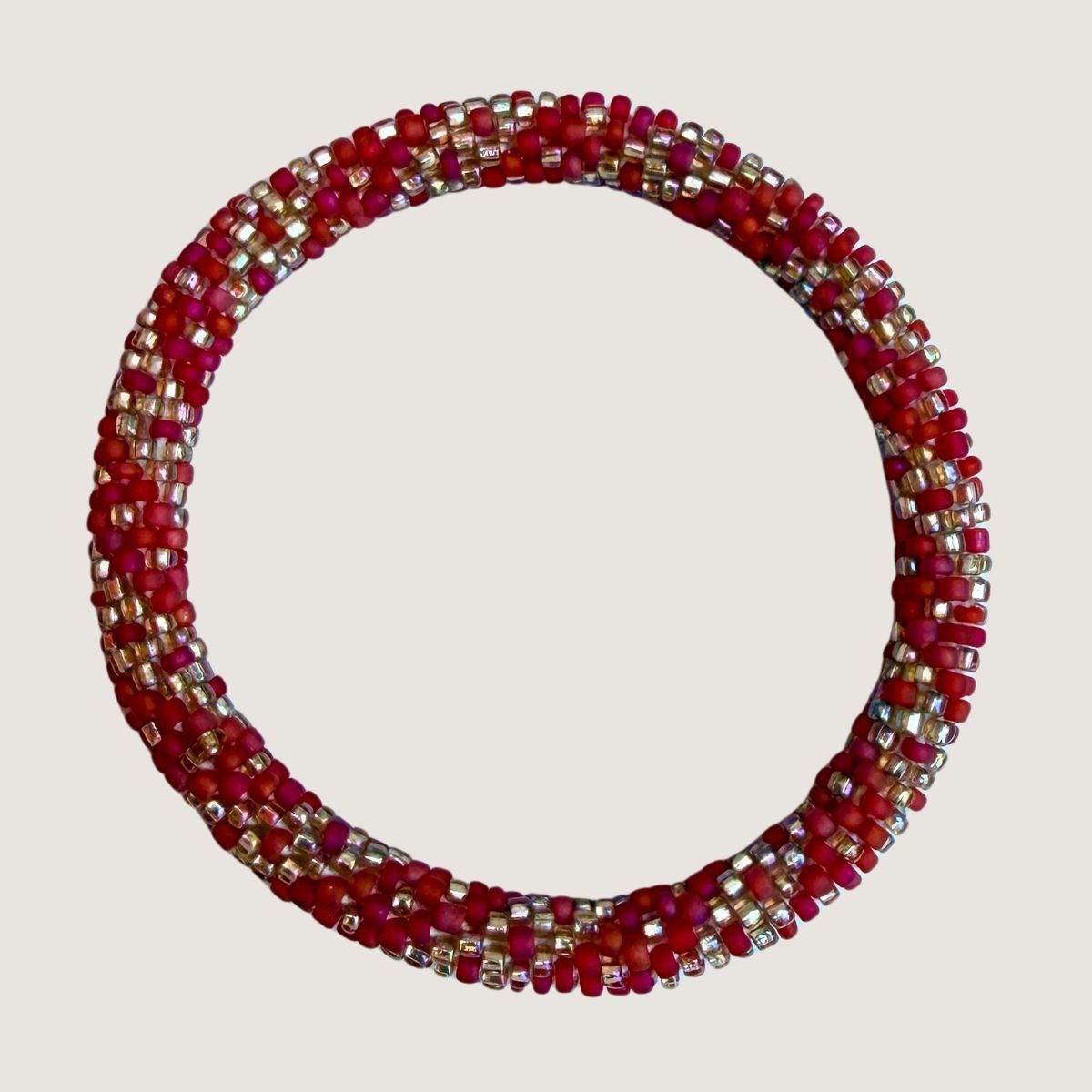 Rouge foncé moucheté
